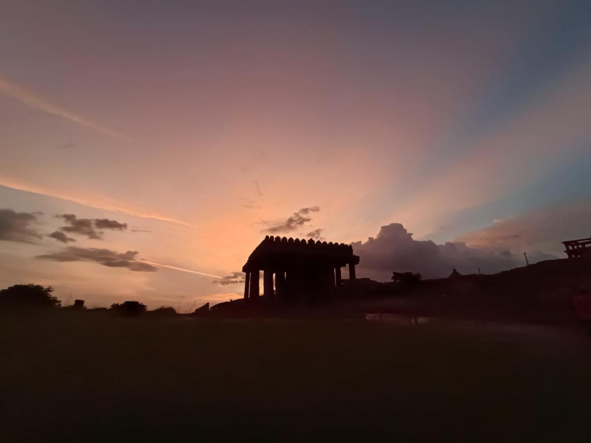 Dream Hampi Villa & Home Stay Buitenkant foto